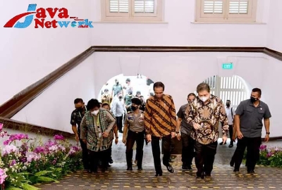 Presiden Bersama Para Menteri Meninjau Gedung AA Maramis