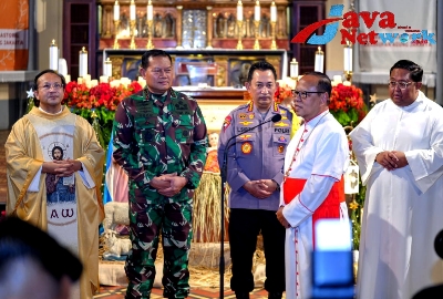 Kapolri Jenderal Polisi Drs Listyo Sigit Prabowo MSi Saat Meninjau Gereja GPIB Immanuel dan Katedral Bersama Panglima TNI