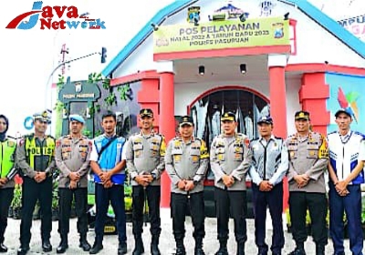 Kapolda Jatim Irjen Pol Toni Harmanto Saat Meninjau Pos Pelayanan Ops Lilin Semeru 2022 dan Obyek Wisata