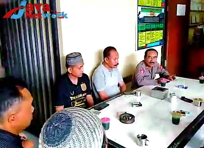Kapolsek Rubaru Iptu Suparjiyo SH Saat Memberikan Himbauan Kepada Pengusaha Bengkel Di Mapolsek Rubaru 