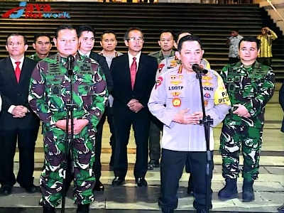 Kapolri Jenderal Polisi Drs Listyo Sigit Prabowo Bersama Panglima TNI Laksamana TNI Yudo Margono