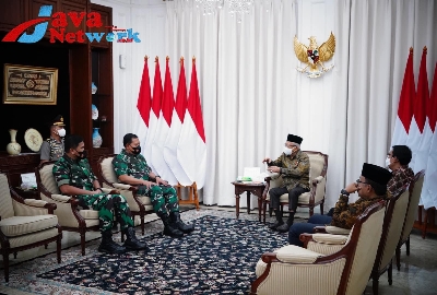 Suasana Penuh Keakraban Saat Wapres KH Ma'ruf Amin Menerima Kunjungan Panglima TNI dan KSAL di Rumah Dinas Wapres Jakarta