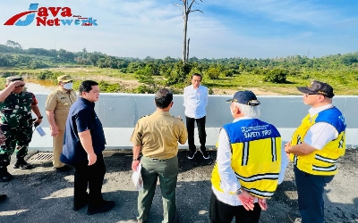 Presiden Jokowi Saat Meninjau Pembangunan Infrastruktur Ramah Lingkungan