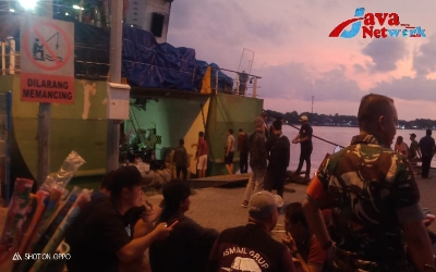Pengamanan Penumpang Dilaksanakan Oleh Babinsa 0827/02 Kalianget