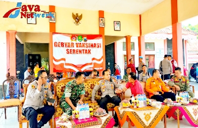 Dandim Sumenep Hadiri Zoom Meeting Gebyar Vaksin Booster Serentak Polda Jatim di Kecamatan Saronggi