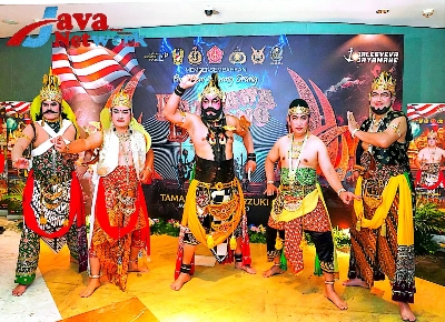 Panglima TNI, Kapolri dan Tiga Kepala Staf Main Wayang Orang Pandawa Boyong