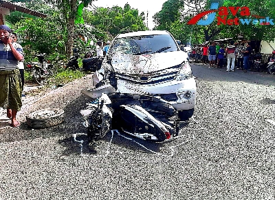 Tabrakan Mobil Toyota Avanza Dan Sepeda Motor Honda Vario Di Jalan Kabupaten Desa Torbang Kecamatan Batuan