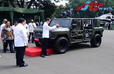 Presiden Jokowi Jajal dan Resmikan Nama Rantis Maung