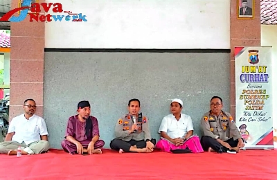 Kapolres Sumenep AKBP Edo Satya Kentriko SH SIK MH Dalam Kegiatan Jum'at Curhat