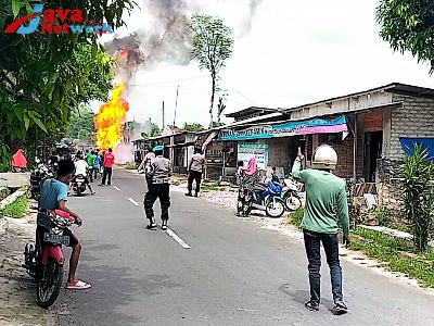 Diduga Kesalahan SOP Saat Pengelasan Muatan Tabung Gas LPG, Sebuah Truck Beserta Isinya Ludes Terbakar