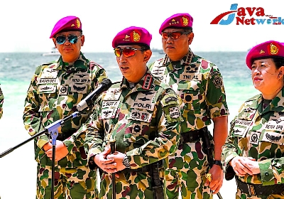 Kapolri Disematkan Jadi Warga Kehormatan Marinir, Sinergitas TNI-Polri Makin Kokoh