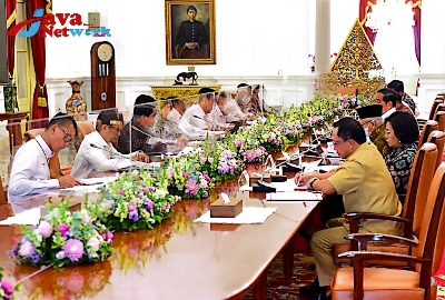 Presiden Jokowi memimpin ratas di Istana Merdeka, Jakarta, Selasa (131/02/2023). (Foto: Humas Setkab)