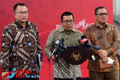 Keterangan pers usai rapat dengan topik Integrasi BUMN Bidang Pangan di Kompleks Istana Kepresidenan Jakarta, Senin (06/02/2023). (Foto: Humas Setkab)