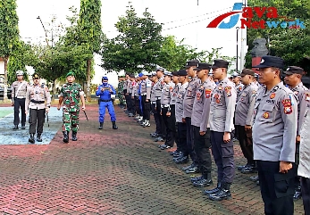 Kapolres Dan Dandim 0827/Sumenep Saat Apel Gelar Pasukan Operasi Keselamatan Semeru Tahun 2023