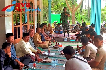 Danramil 0827/06 Saronggi Lakukan Sosialisasi Tanam Jagung Dengan Kemitraan Petani di Saronggi