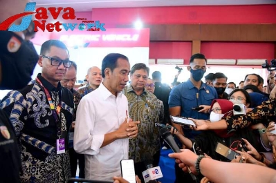 Presiden Jokowi Saat Memberikan Keterangan Pers Terkait KLB PSSI