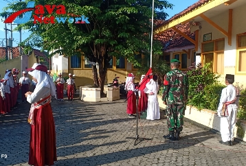 Babinsa Koramil 0827/02 Serda Aheradi Saat Jadi Irup di SDN Kalianget II