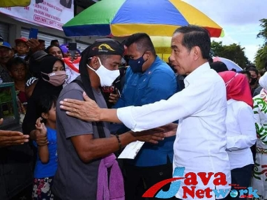 Presiden Jokowi Cek Harga Bahan Pangan di Pasar Tenguyun Kota Tarakan