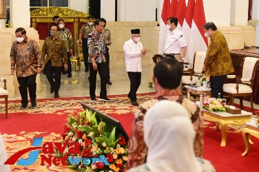 Presiden Jokowi sebelum memimpin SKP, di Istana Negara, Kamis (02/03/2023) siang. (Foto: Humas Setkab)