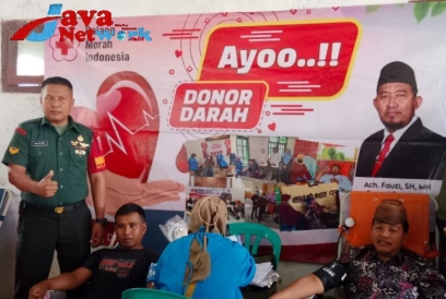 Peduli Kemanusiaan, Babinsa Koramil 0827/09 Pragaan Sertu Masturi Dampingi Giat Donor Darah