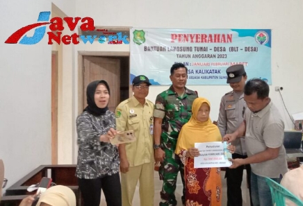 Aman Tertib Dan Lancar, Babinsa Koramil 0827/18 Kangean Laksanakan Pengamanan BLT DD Di Wilayah Binaan