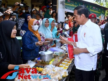 Kunjungi Pasar Beran, Presiden Cek Harga Kebutuhan Pokok