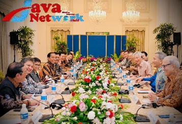 Presiden Jokowi mengadakan pertemuan dengan PM Singapura Lee Hsien Loong, Kamis (16/03/2023), di Singapura. (Foto: BPMI Setpres/Laily Rachev)