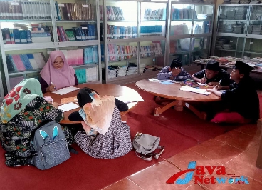Kegiatan Ramadhan in English di Yayasan An-Nawari Desa Sera Tengah Kecamatan Bluto 