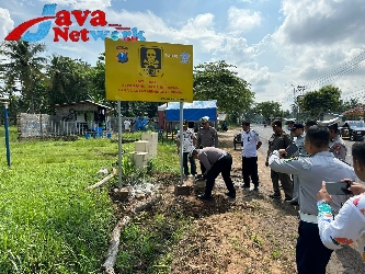 Pasang Papan Himbauan di Beberapa Titik Rawan Laka, Polres Sumenep Berharap Dapat Menekan Terjadinya Laka