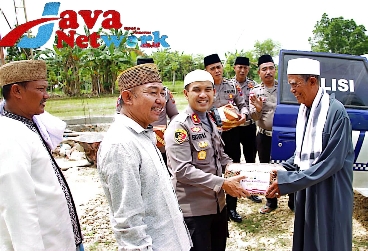 Gelar Jumat Curhat di Masjid Nurul Wathon Desa Gedungan, Kapolres  Sumenep : Jangan Sampai Anak -Anak Jadi Korban Petasan