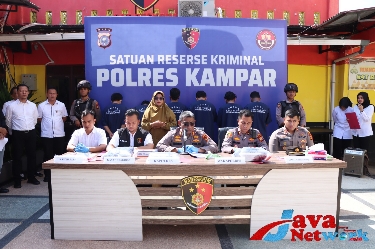 Kapolres Kampar Saat Menggelar Pers Rilis Mapolres Kampar