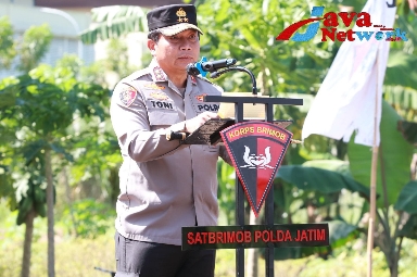 Kapolda Jatim Irjen Pol Toni Harmanto Saat Memberikan Sambutan Pada Peletakan Batu Pertama Masjid Satbrimob Polda metro