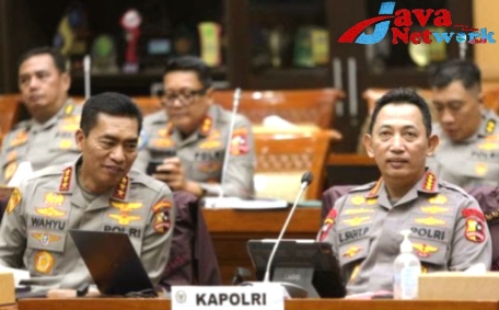 Kapolri Jenderal Polisi Drs Listyo Sigit Prabowo MSi Saat Raker Bersama Komisi III DPR RI