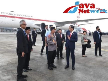 Presiden Jokowi dan Ibu Iriana Joko Widodo tiba di Indonesia pada Selasa (18/04/2023).