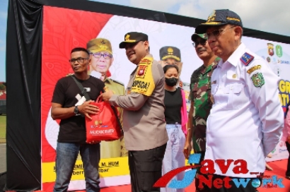Kapolda Kalbar Melepas Keberangkatan Rombongan 