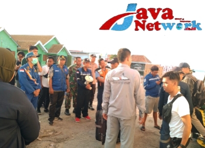 Pantau Arus Mudik Lebaran Idul Fitri 2022, Babinsa Koramil Sapeken Laksanakan Pengamanan di Posko Angkutan Laut