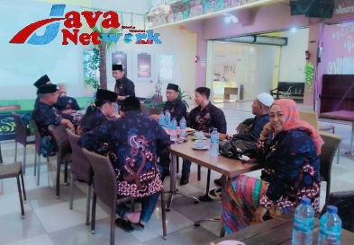 Anggota PJI Sumenep Menggelar Halal Bihalal Kedai Zapta Di Komplek Pertokoan Pasar Bangkal Sumenep.
