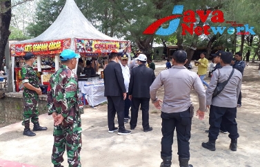 Babinsa Koramil Batang Batang Laksanakan Pengamanan di Objek Wisata Pantai Lombang