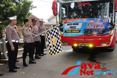 Gelar Jum'at Curhat, Polres Sumenep Berangkatkan Balik Mudik Gratis Jurusan Sumenep - Surabaya