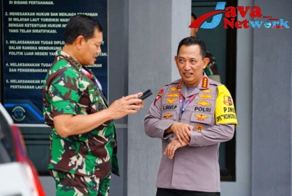 Kapolri Jenderal Polisi Drs Listyo Sigit Prabowo MSi dan Panglima TNI Laksamana TNI Yudo Margono Saat Memantau Pengamanan KTT ASEAN di Labuan Bajo NTT