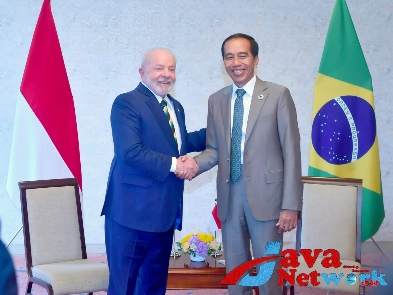 Presiden Jokowi pada pertemuan bilateral dengan Presiden Brasil Luiz Inácio Lula da Silva, Sabtu (20/05/2023), di Hotel Rihga Royal, Hiroshima, Jepang. (Foto: BPMI Setpres/Rusman)