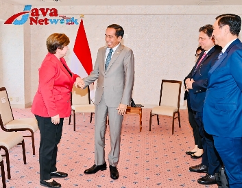 Presiden Jokowi menggelar pertemuan dengan Direktur Pelaksana IMF Kristalina Georgieva di Hotel Rihga Royal, Hiroshima, Jepang, Sabtu (20/05/2023). (Foto: BPMI Setpres/Laily Rachev)