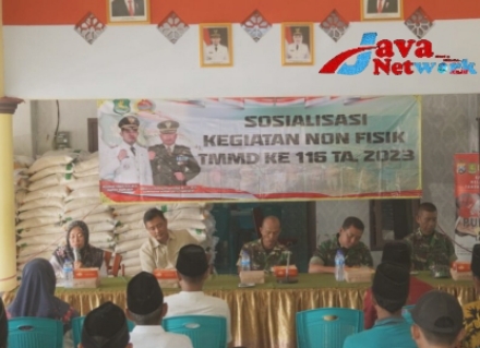 Dinkes P2KB Kabupaten Sumenep Sosialisasikan Pencegahan Stunting di Lokasi TMMD 116