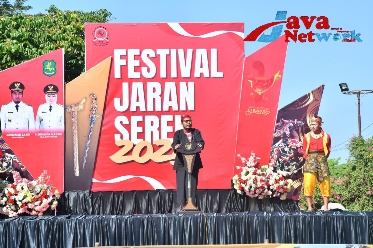 Bupati Sumenep Ra Achmad Fauzi, SH, MH saat Membuka Festival Jaran Serek Dalam Rangkaian Calender Of Wisata Sumenep Masa Kejayaan