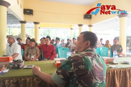 Sosialisasikan Rekrutmen Prajurit TNI AD di Lokasi TMMD 116, Danramil Tegaskan : Pelaksanaan Tidak di Pungut Biaya