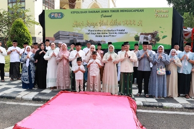 Kapolda Jatim Beserta Jajarannya Mengucapkan Selamat Hari Raya Idul Adha 1444 Hijriah