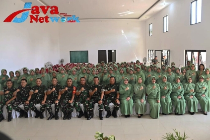 Foto Bersama Pangdam V/Brawijaya Usai Memberikan Arahan Kepada Seluruh Prajurit, PNS dan Persit Kodim 0827/Sumenep
