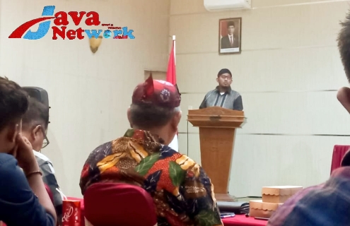 Bupati Sumenep Ra Achmad Fauzi SH MH Saat Memberikan Sambutan Pada HUT Koran Kabar Madura ke-11 di Hotel C1 (09/06/2023)