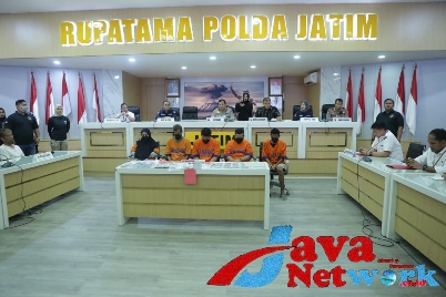 Pers Rilis Kapolda Jatim Irjen Pol Dr Toni Harmanto, MH di Mapolda Jatim