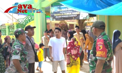 Ciptakan Rasa Aman, Babinsa 0827/17 Dungkek Monitoring Pengamanan Pawai
